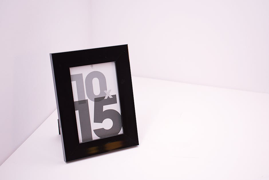 Picture frame with numbers 10 15 representing framework and support
